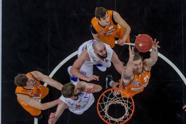 场比赛中就 场比赛中就