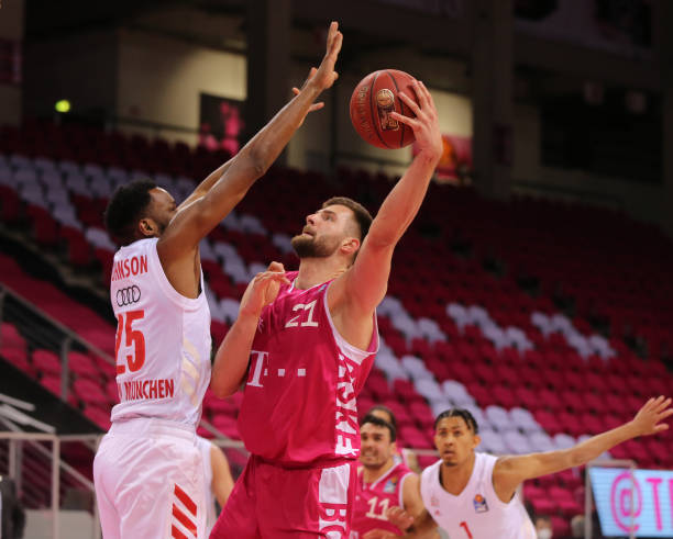 在英超效力 在英超效力