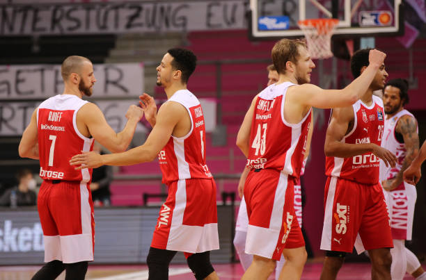 防守反击战 防守反击战