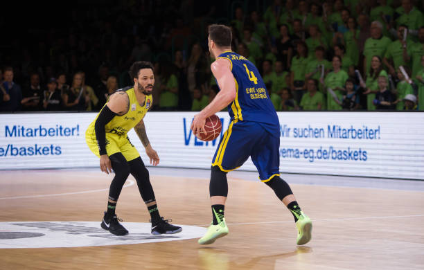 与此同时 与此同时